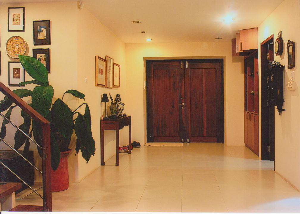 Santi Thani house, entrance hall
